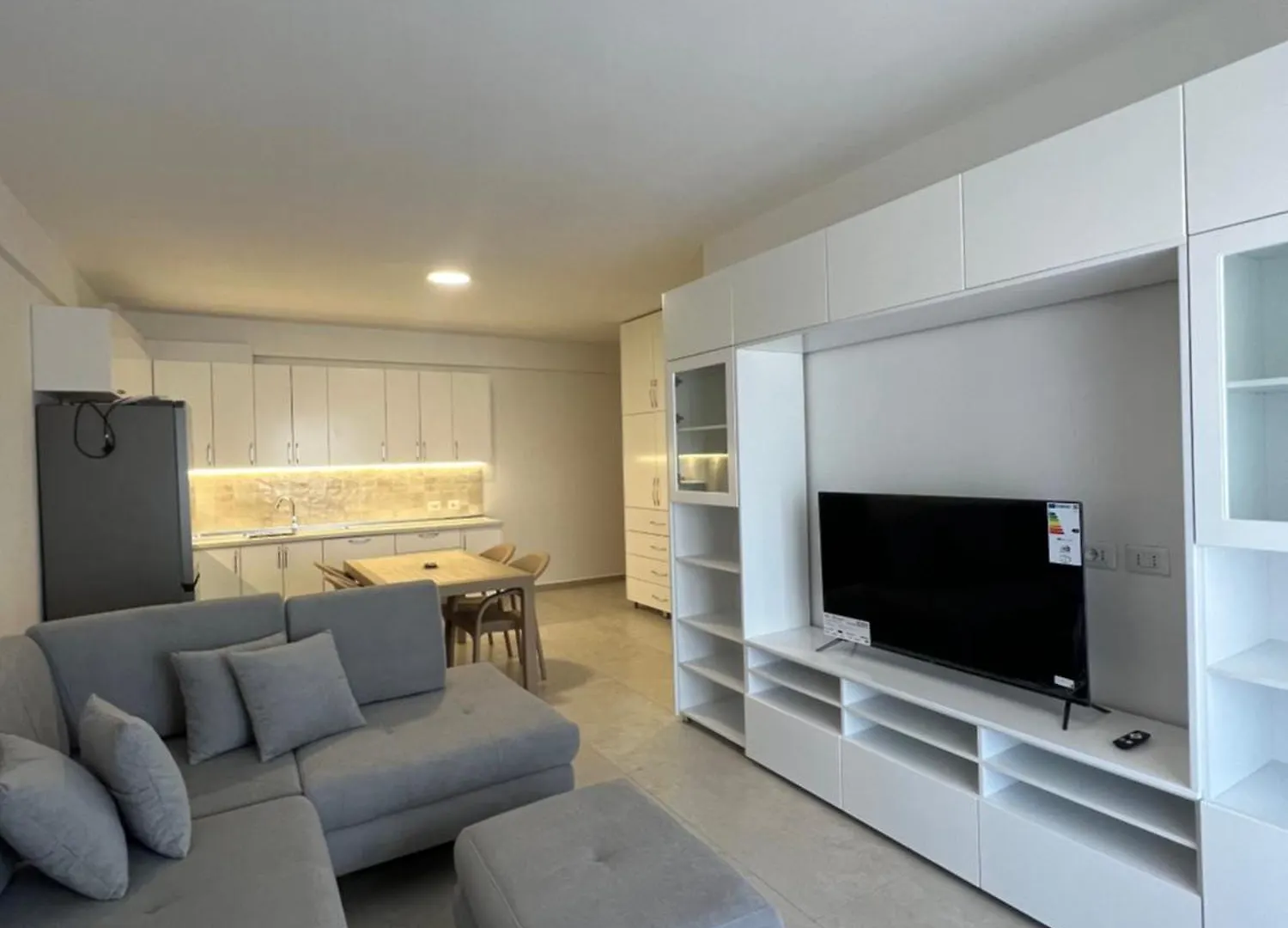 Mars Apartment 골렘 0*,  알바니아