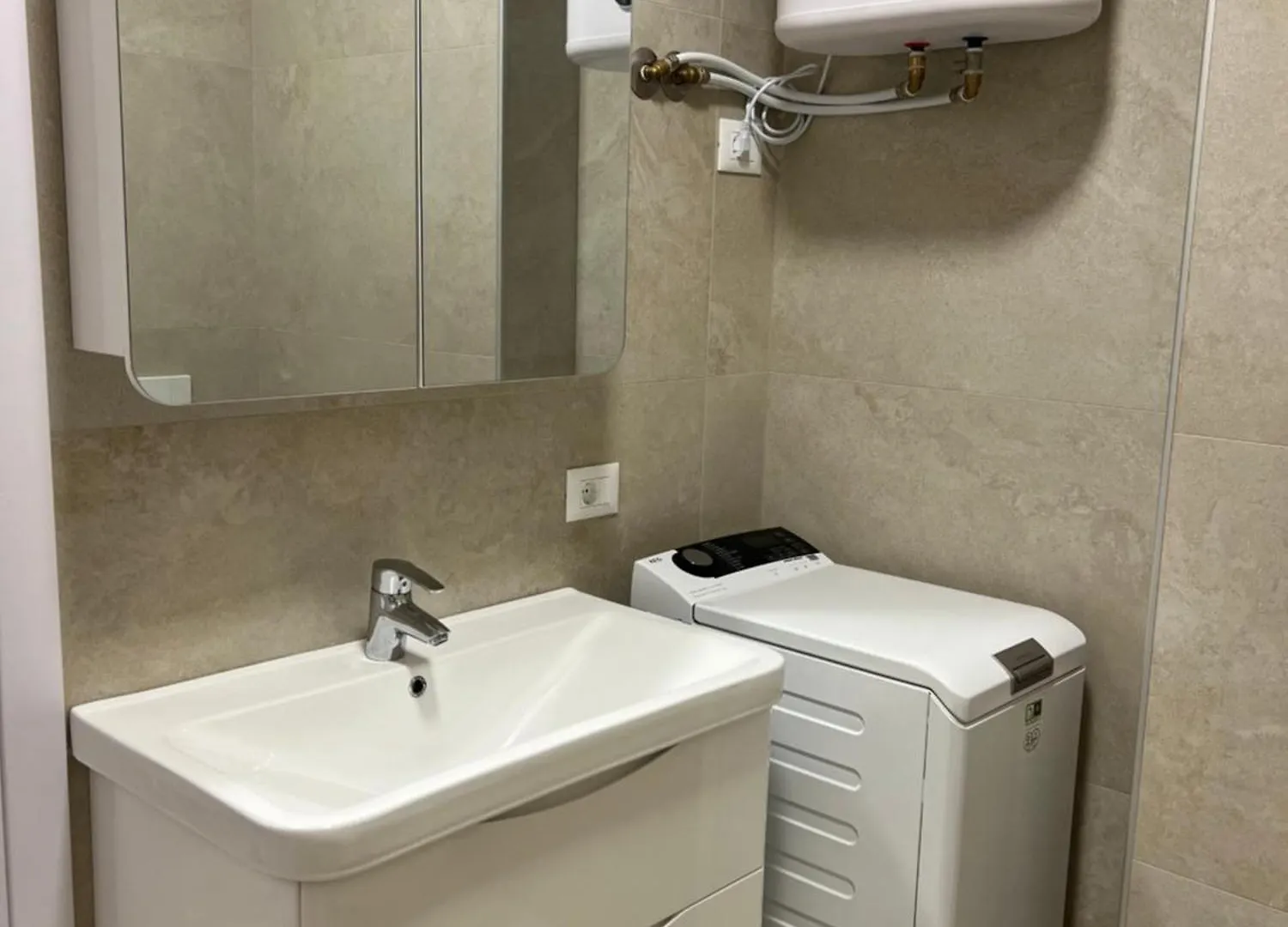 Mars Apartment 골렘